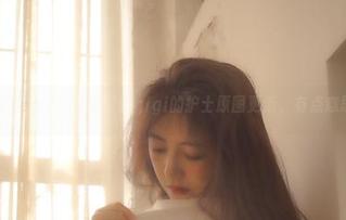 不说幕后话，看看樱晚gigi的护士原图更新，有点意思哦