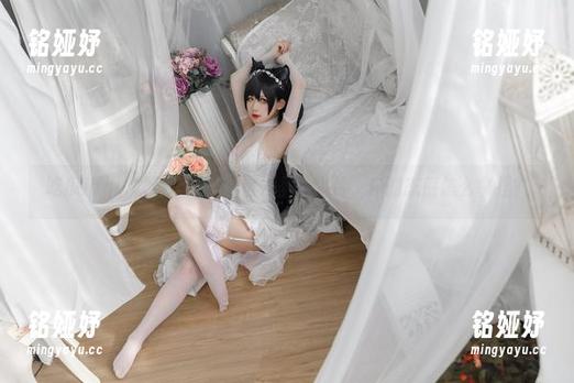 樱落Selena 吃瓜ing:樱落Selena这发圣诞大片,你的态度怎么拿捏?