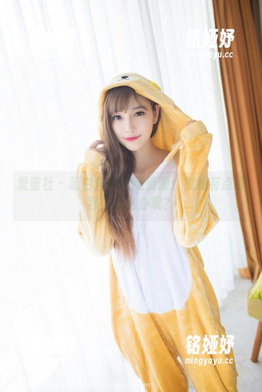 爱蜜社 - 萌白酱的长腿资源：视线有点漂移，怎么办呢？