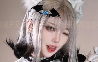 看到狐洛洛子又来旅拍了，准备好干脆用这组写真做壁纸了！