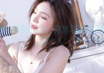 从白裙到白露Bululu：精选写真让我更想深挖这个人