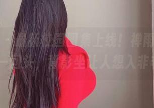 微密圈 - 最新校园图集上线！禅雨儿Lynne一回头，背影坐让人想入非非！