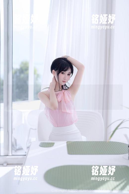 秀人网-唐翩翩 秀人网 - 唐翩翩的写真:那种女孩图包,别问我怎么知道的!