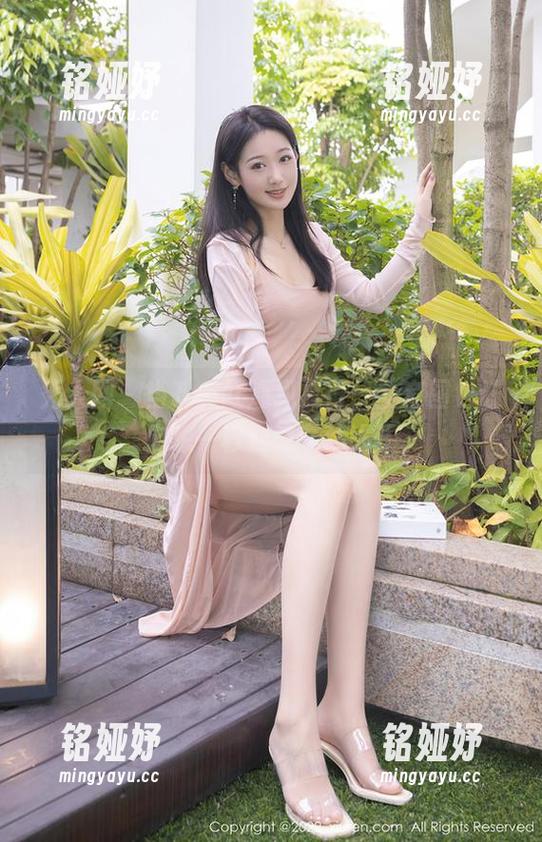 秀人网 - 当孔一红遇见夏日，全套图包让你想一秒变泳装达人！