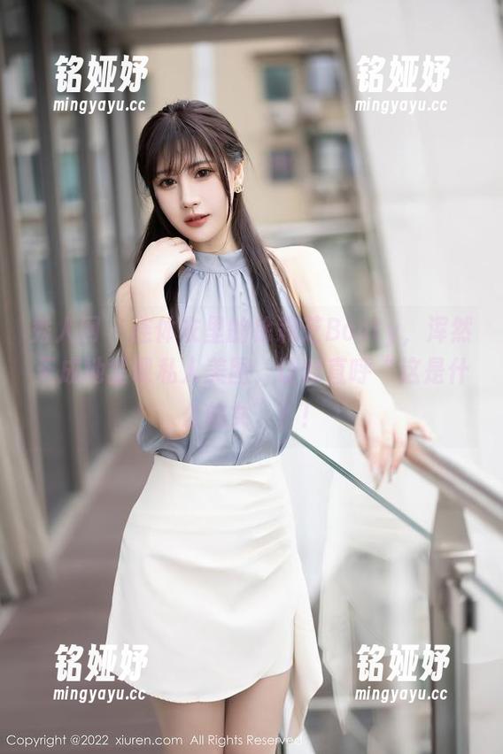 秀人网-徐莉芝Booty 秀人网 - 连体衣里的徐莉芝Booty,浑然天成地呈现私人美图,让我直呼“这是什么仙女”?!
