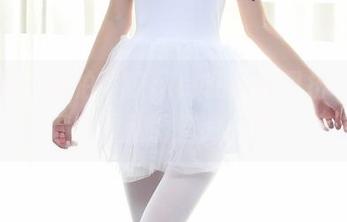 秀人网 - 看拍黄瓜girl在泳衣里扭动，原图逼我重新调整我的审美！