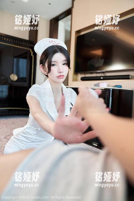 秀人网-是小逗逗 秀人网 - 是小逗逗的全套办公室写真,适合工作党来一波眼福。