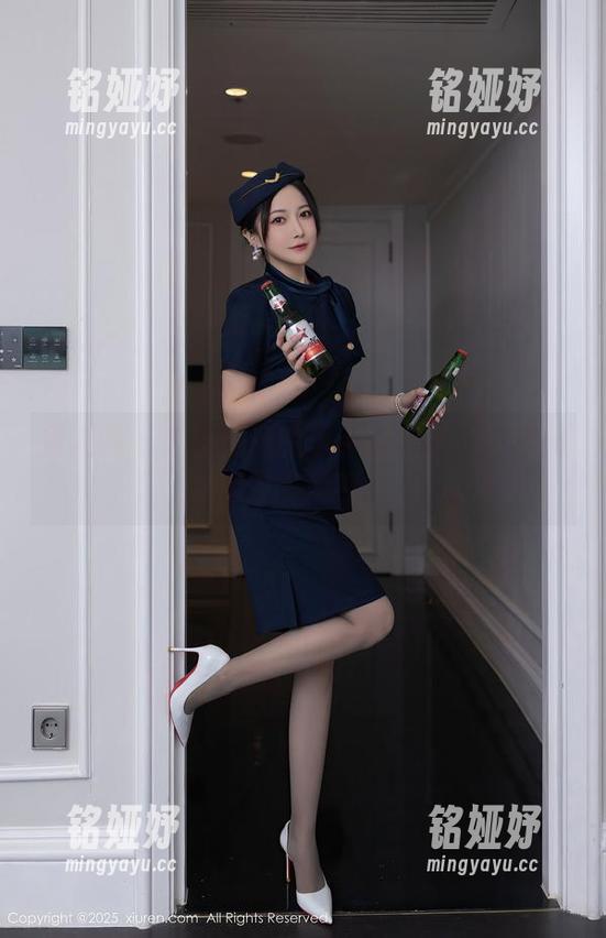 秀人网-是小逗逗 秀人网 - 是小逗逗的水手服作品:让海风都想来凑热闹