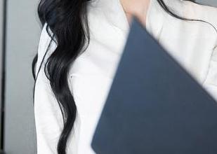 秀人网 - 一图胜千言，油田溪溪的校园福利图片直击你的心房