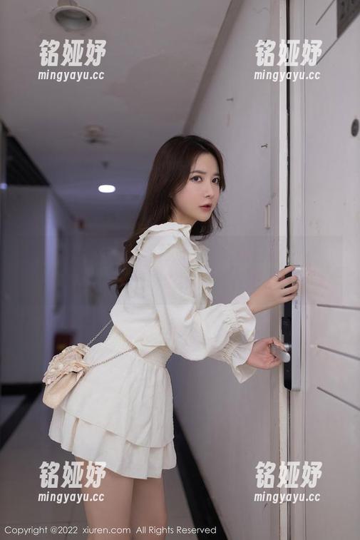 秀人网-清水美嘉 秀人网 - 无敌可爱!清水美嘉白丝私拍套图,心脏别说我没提醒你!