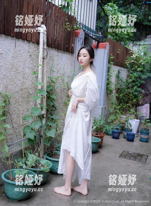 秀人网-金小依 秀人网 - 金小依的美腿,让我只想说一句:全套快来,我要下载!