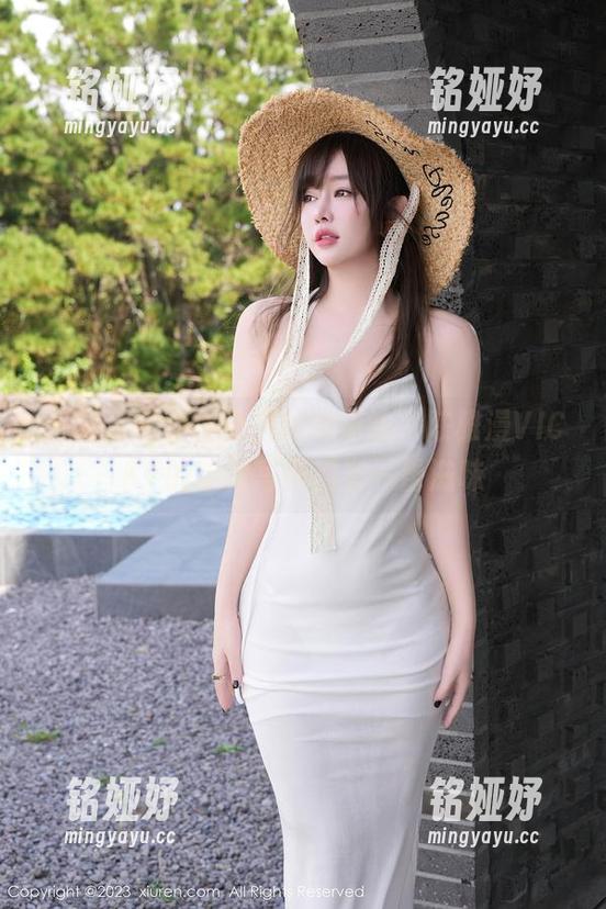秀人网-陈雅漫VICKY 秀人网 - 随便油画般的海边,陈雅漫VICKY的定制写真别有一番滋味