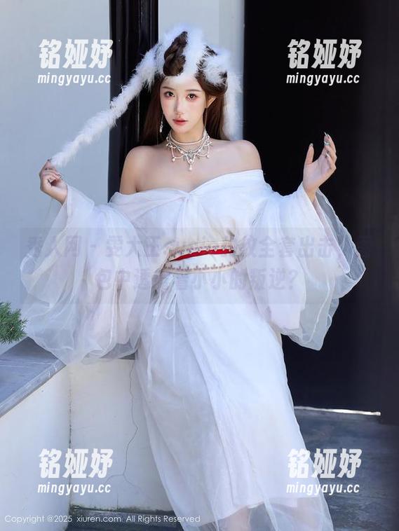秀人网-雯大王susie 秀人网 - 雯大王susie豹纹全套出击,图包中透露着小小的叛逆?