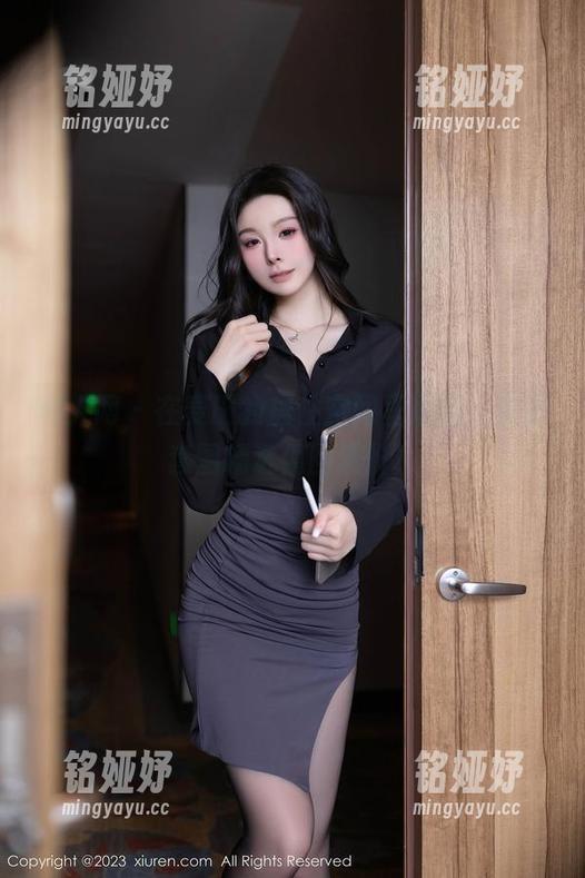 秀人网 - 在麦田的居住空间里逛逛，居家套图精选值回票价！
