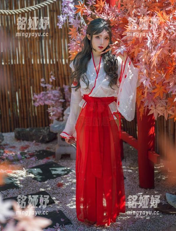 秋和柯基的旗袍秀，高清写真集里隐藏着你想象不到的趣事！