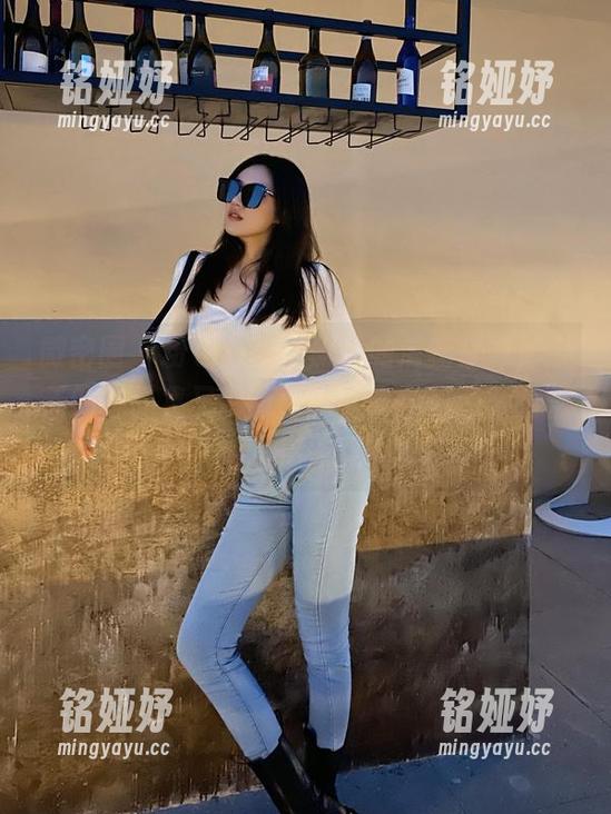 粉色的猪陈佩奇 微密圈 - 粉色的猪陈佩奇的清新背影,今天的作品集又有新面貌,背影里怎么暗藏着小情愫呢?