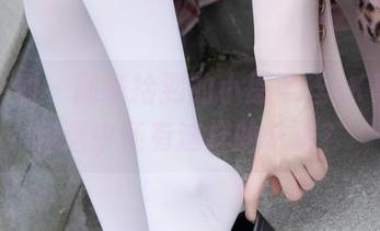 紧急企划 - 随意捡到的小恩黑丝JK写真，精选中还有这样的味道？