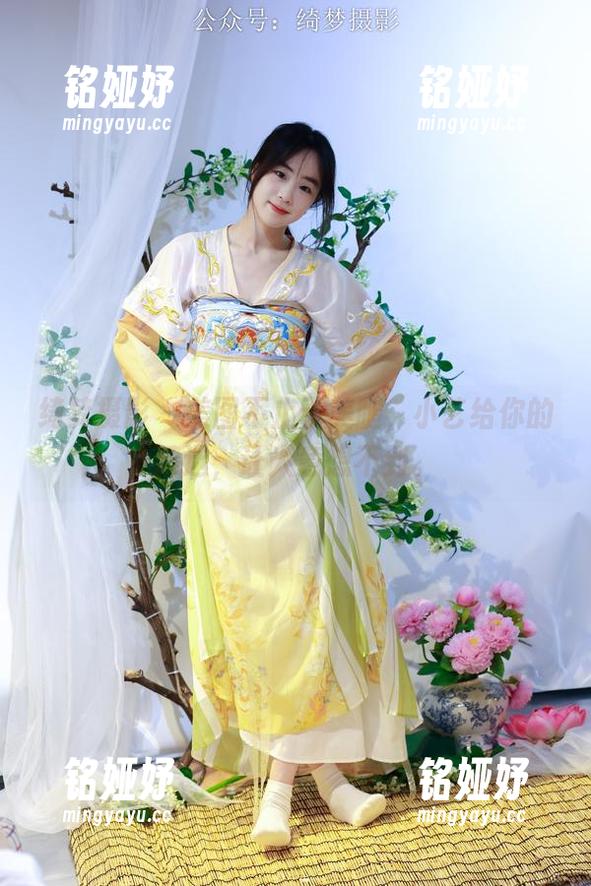 绮梦摄影-小艺 绮梦摄影 - 美图不止于美腿,小艺给你的精选,让人意想不到。