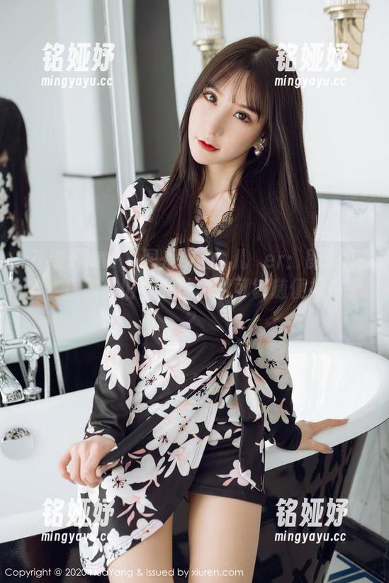 花漾show - 图片中的玥儿玥er：即使摔倒，优雅依旧！女神怎么可以随便掉链子？