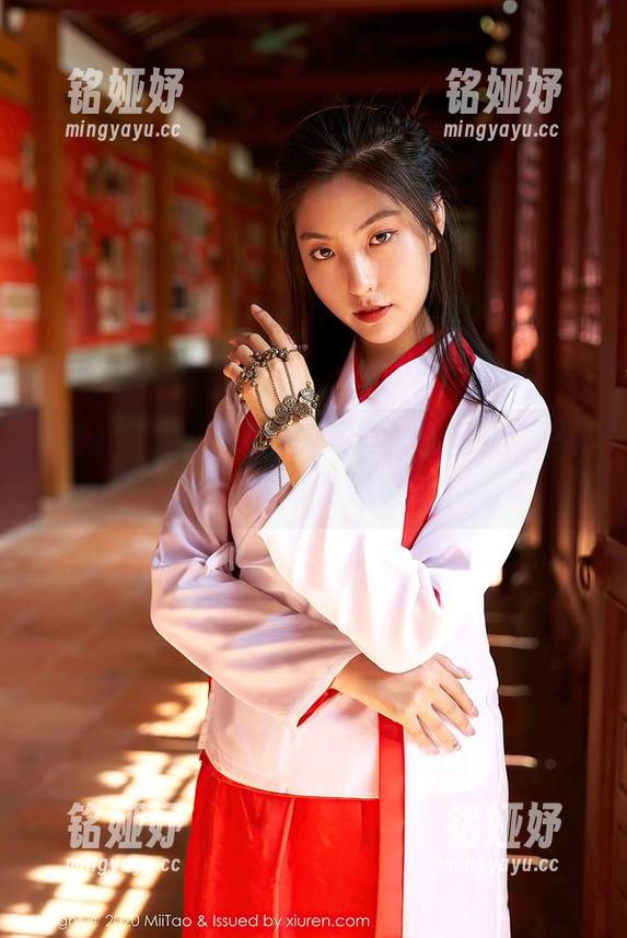 蜜桃社 - 看了Rola的写真，心里默默想着：温柔才是硬道理