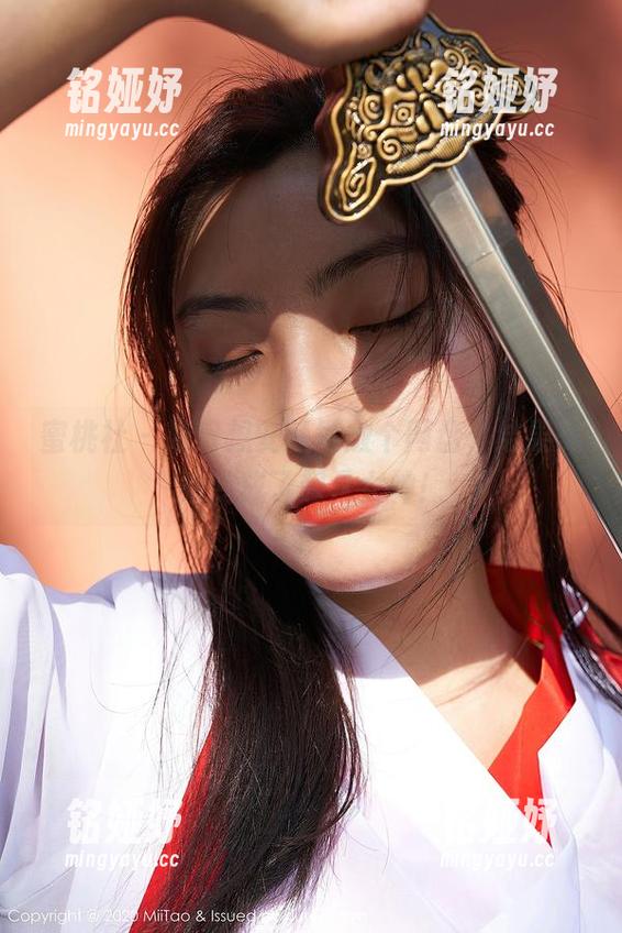 蜜桃社-美绪 蜜桃社 - 姐只想安静地放个网盘,结果美绪变成了超凡女神!