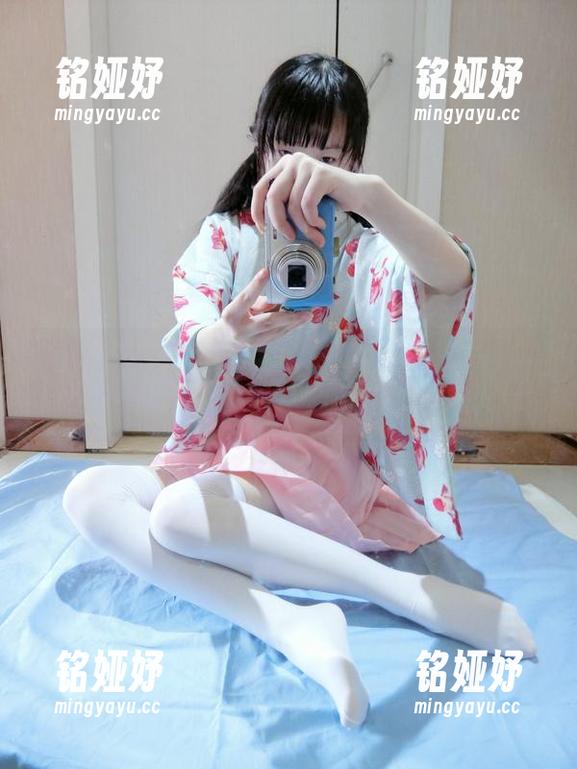西尔酱 原图独家!西尔酱的挂衣秀,逻辑就是:可以挂衣服,为什么不能挂一颗星?