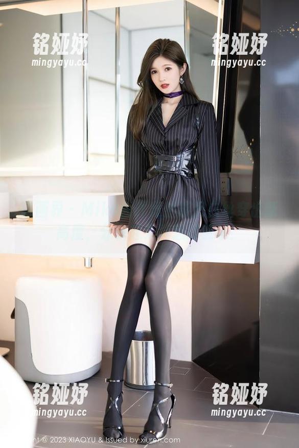 语画界 - Miko酱吖竟然能把白丝穿出新高度，分享起来真想打篮球！