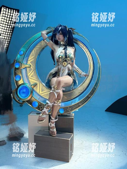这张阿薰kaOri的花嫁照片打破了我对婚纱的传统印象，以后我也准备嫁给自己了