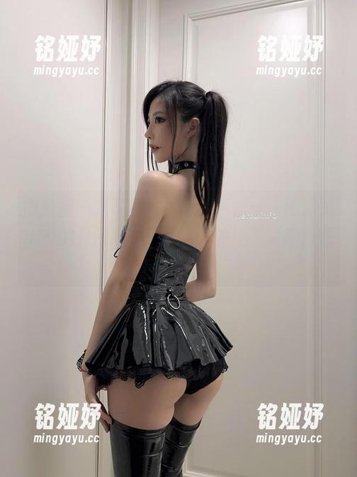 陈妮妮UNI 微密圈 - 新的照片,旧的话题——陈妮妮UNI的夏日睡衣,不会真的让人觉得冷吧?
