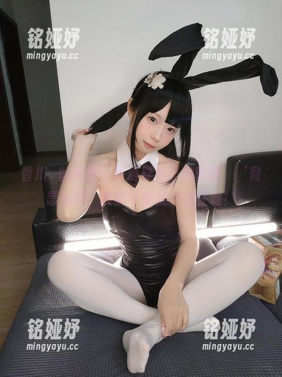 香川澪 香川澪的美图让我质疑自己的审美,‘臀恋妹抖’我能不能抵挡得住啊!