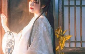鹿八岁baby女孩cos——这图集让我产生了十分不靠谱的联想，哈哈！快来看看！