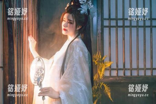 鹿八岁baby女孩cos——这图集让我产生了十分不靠谱的联想，哈哈！快来看看！